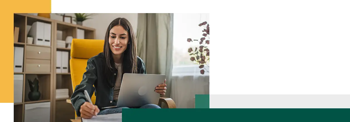 Les papiers des gens, les finances, le budget familial et le concept d'économie